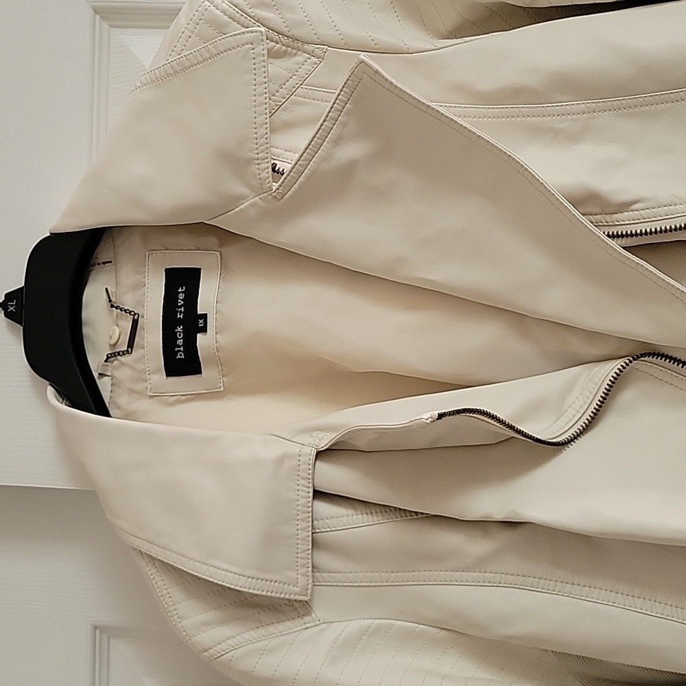 Leather jacket - Picture 2 of 2